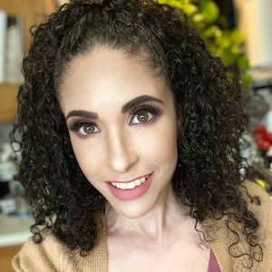 Meet your Posher, Vivaneskha